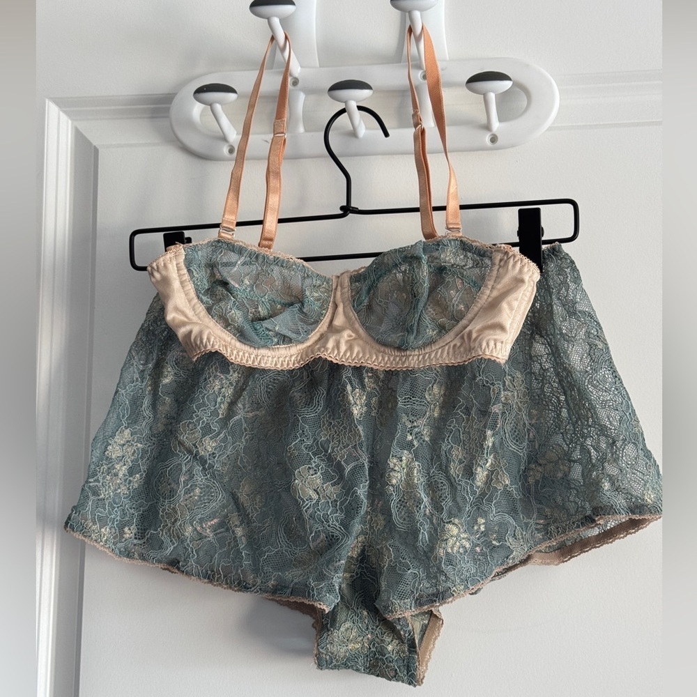 Lingerie set - Picture 2 of 13
